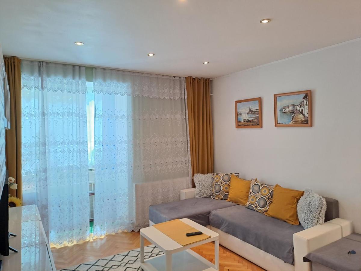 Blue Sky Apartment Ploeszti Zewnętrze zdjęcie